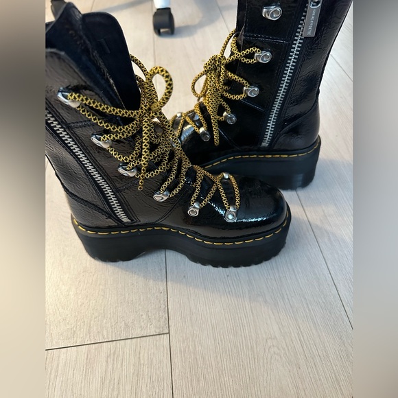 Dr. Martens Ghilana Max Distressed platform boots - Picture 10 of 10